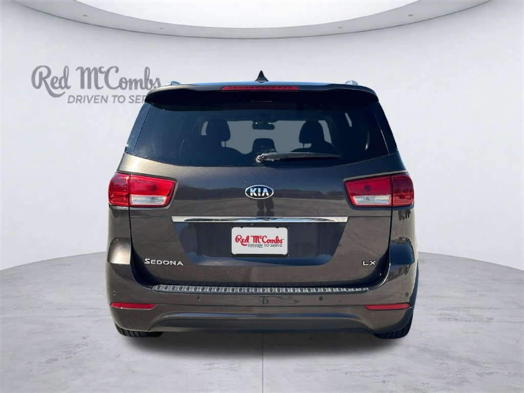 Used 2017 Kia Sedona LX w/ LX Essentials Premium Package FWD image 6