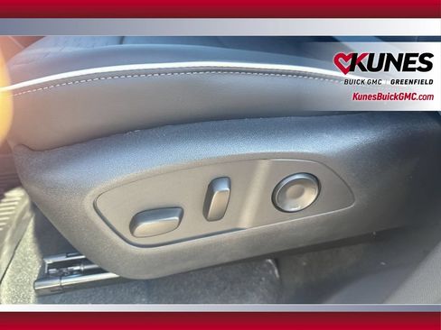New 2026 Buick Enclave Sport Touring w/ LPO, Floor Liner Package AWD/4WD image 13