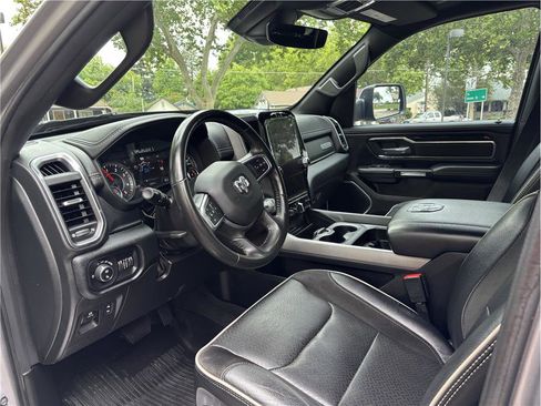 Used 2022 RAM 1500 Laramie w/ Sport Appearance Package AWD/4WD image 11