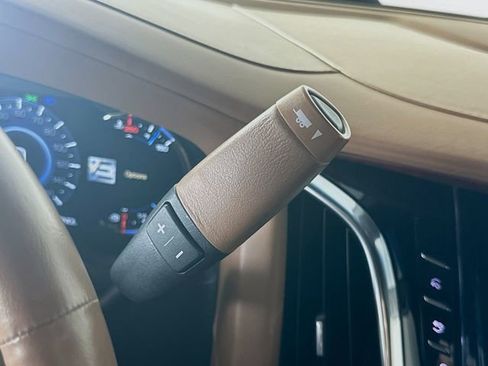 Used 2017 Cadillac Escalade Platinum AWD/4WD image 17