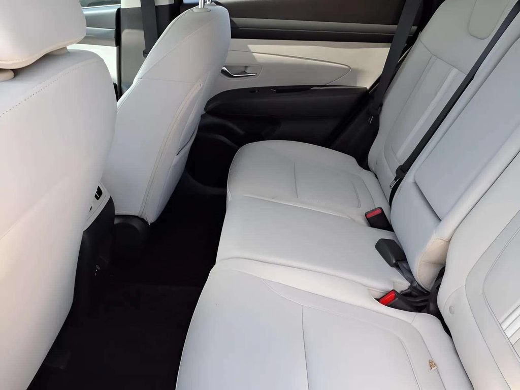Used 2025 Hyundai Tucson SEL FWD image 9