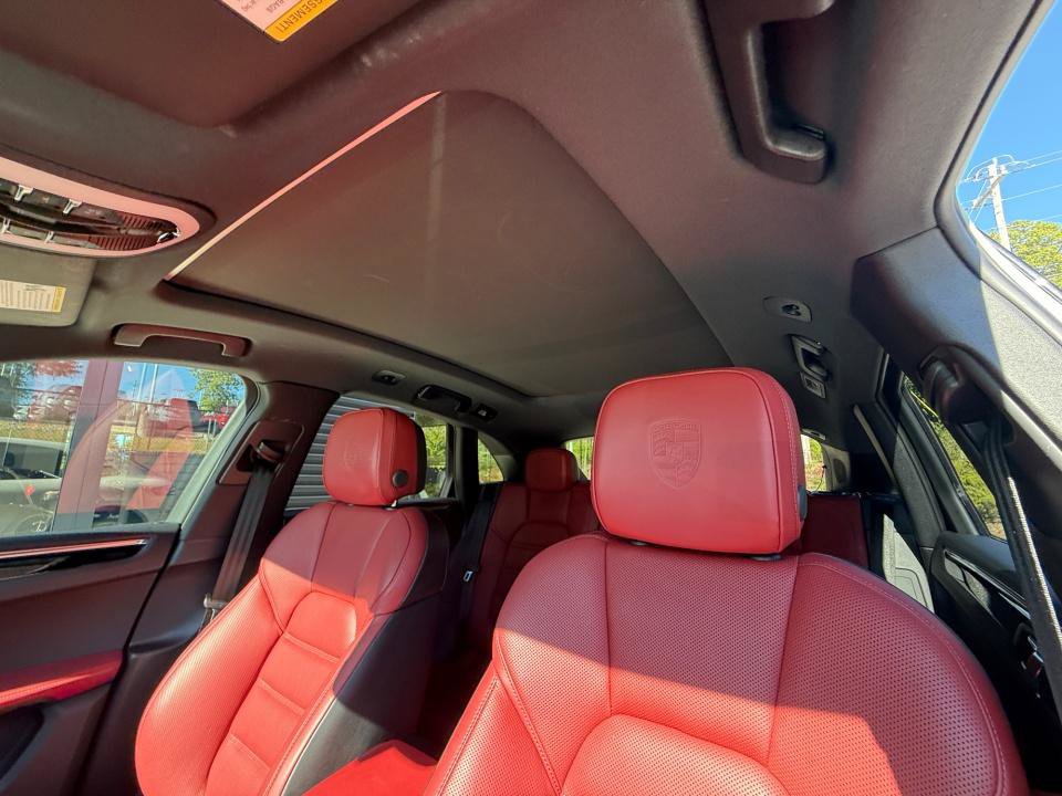 Certified 2026 Porsche Macan Turbo AWD/4WD image 19