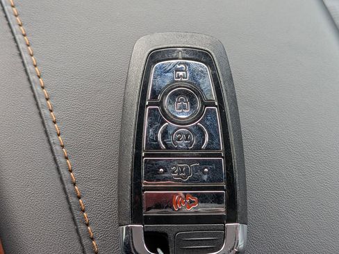 Certified 2025 Lincoln Navigator Black Label image 36