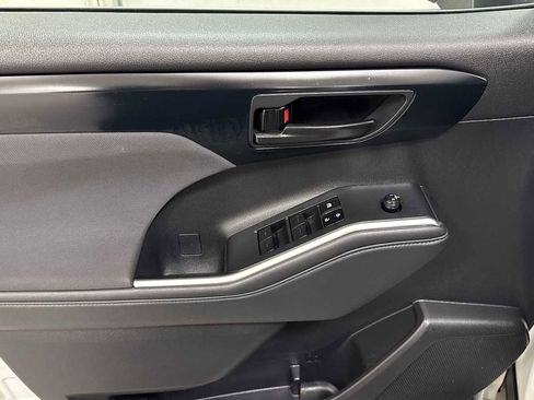 Certified 2023 Toyota Highlander LE image 15