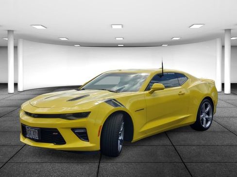 Used 2018 Chevrolet Camaro SS w/ LPO RS/SS Interior Package image 7