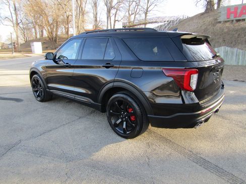 Used 2022 Ford Explorer ST w/ Equipment Group 401A image 2