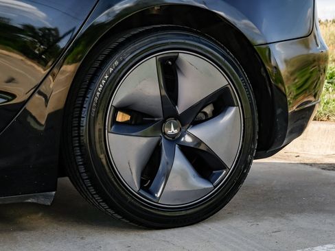 Used 2019 Tesla Model 3 Standard Range Plus RWD image 48