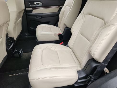 Used 2017 Ford Explorer Platinum image 29