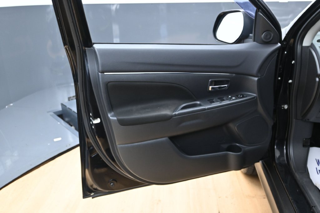 Used 2021 Mitsubishi Outlander Sport ES FWD image 27