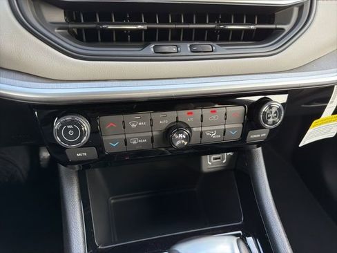 New 2026 Jeep Compass Limited image 14