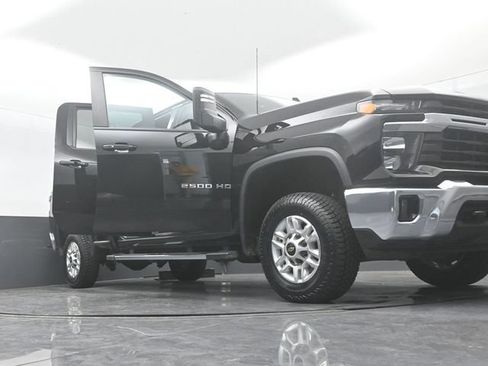 Used 2025 Chevrolet Silverado 2500 LT w/ Convenience Package AWD/4WD image 30