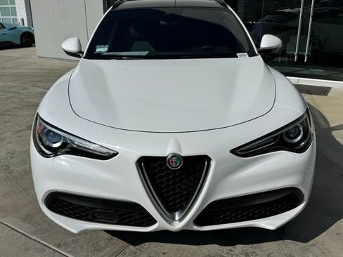 Used 2023 Alfa Romeo Stelvio Ti AWD/4WD image 3