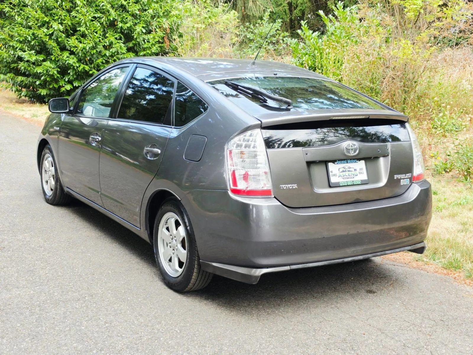 Used 2007 Toyota Prius w/ Pkg 2 FWD image 3