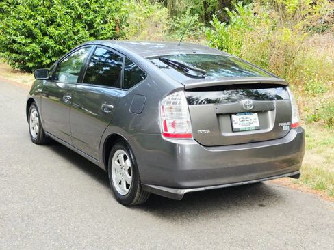 Used 2007 Toyota Prius w/ Pkg 2 FWD image 3