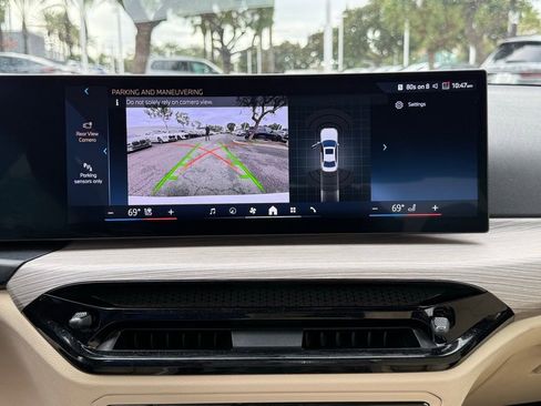 Used 2025 BMW 330i Sedan w/ Convenience Package image 27