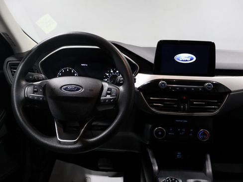 Used 2022 Ford Escape SE image 18