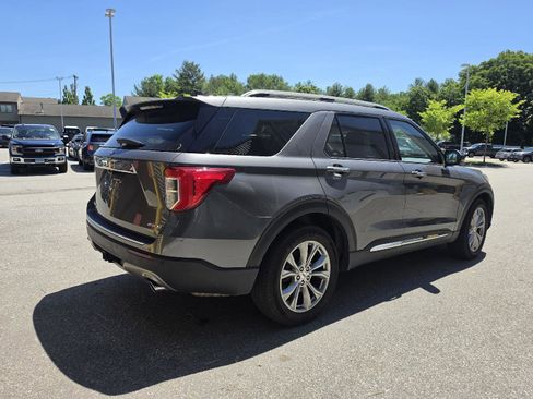 Used 2023 Ford Explorer Limited w/ Equipment Group 301A AWD/4WD image 3