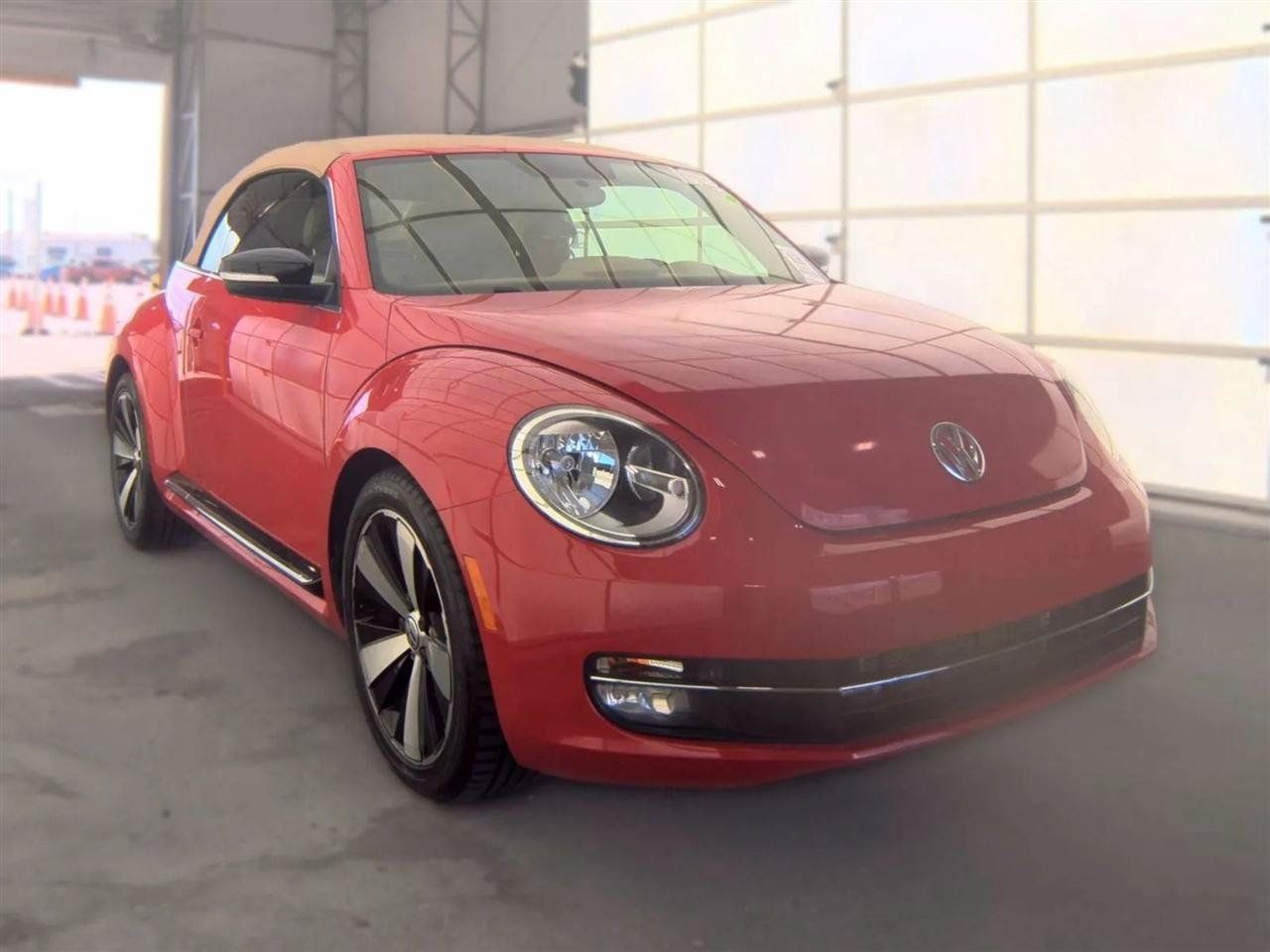 Used 2013 Volkswagen Beetle 2.0T FWD image 4