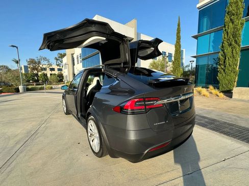 Used 2017 Tesla Model X 100D image 7