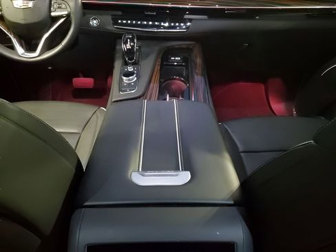 Certified 2023 Cadillac Escalade Premium Luxury image 22