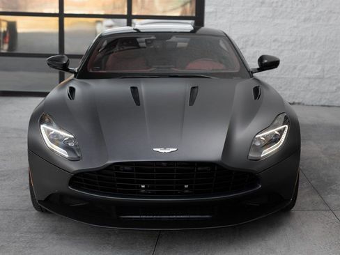 Used 2023 Aston Martin DB11 V12 image 8