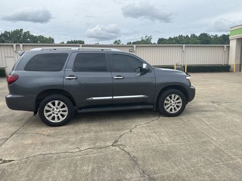 Used 2020 Toyota Sequoia Platinum AWD/4WD image 15
