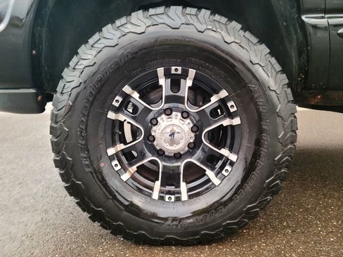 Used 2004 Dodge Ram 2500 Truck SLT w/ Sport Appearance Group image 17