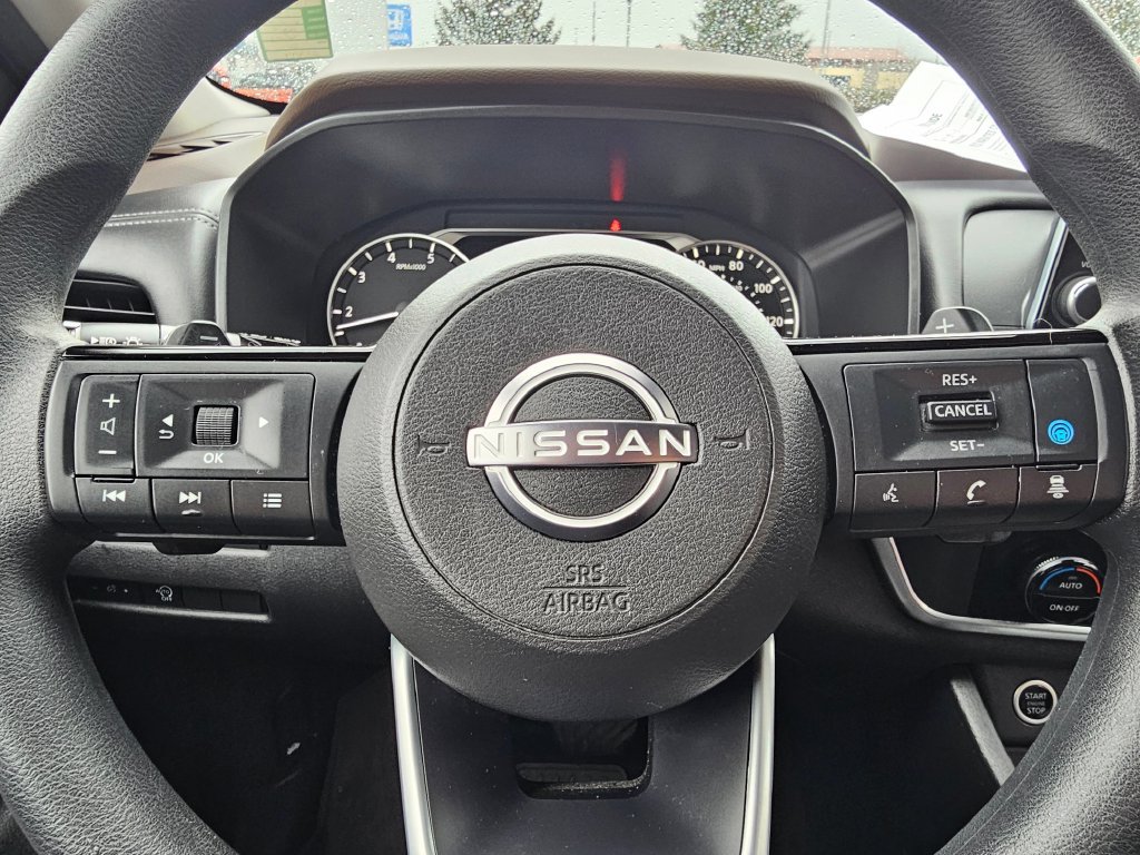 Used 2023 Nissan Rogue SV AWD/4WD image 19