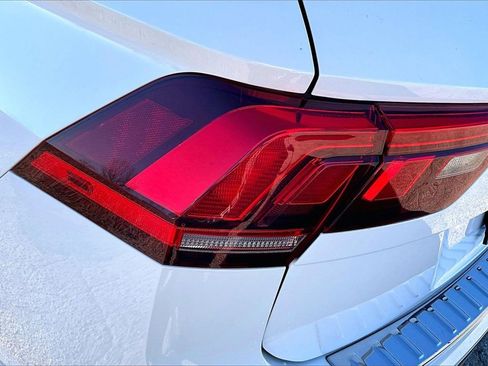 Used 2024 Volkswagen Tiguan Wolfsburg Edition image 33