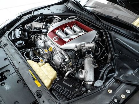 Used 2014 Nissan GT-R Black Edition AWD/4WD image 35