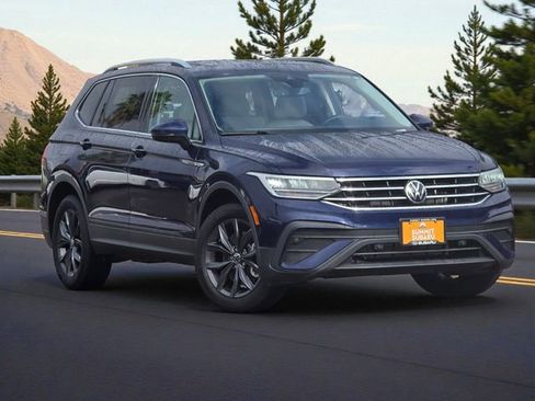 Used 2022 Volkswagen Tiguan SE image 2