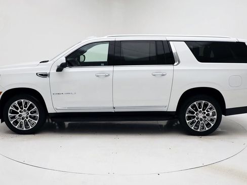 Used 2025 GMC Yukon XL Denali image 6