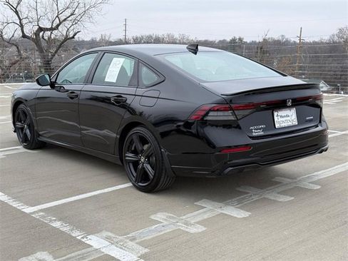 Used 2025 Honda Accord Sport image 6