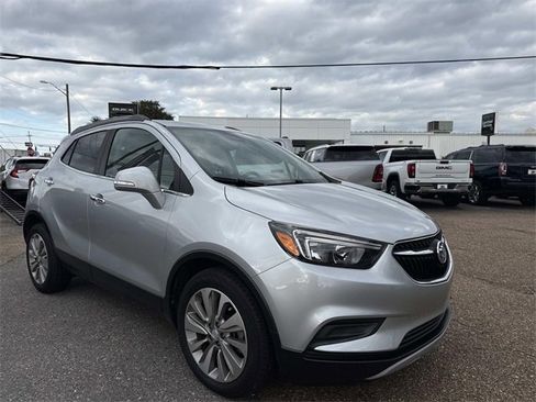 Used 2018 Buick Encore Preferred image 4