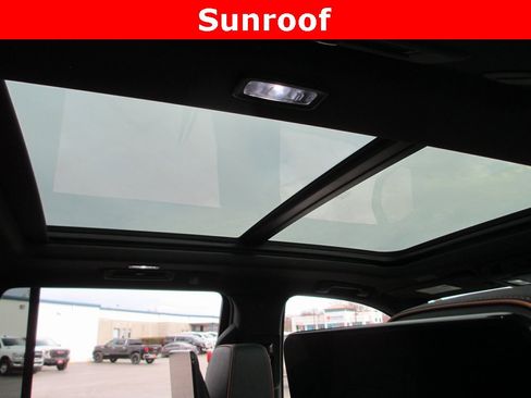 Certified 2025 GMC Yukon AT4 w/ AT4 Premium Plus Package image 17