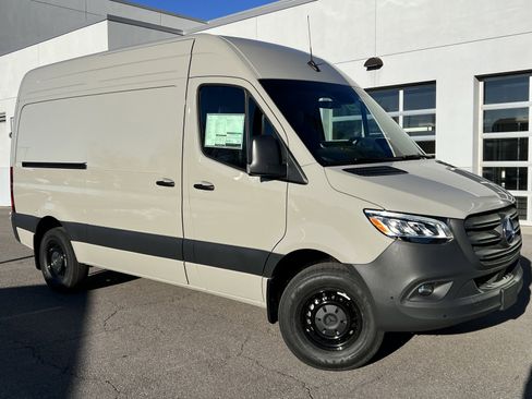 New 2025 Mercedes-Benz Sprinter 2500 image 4