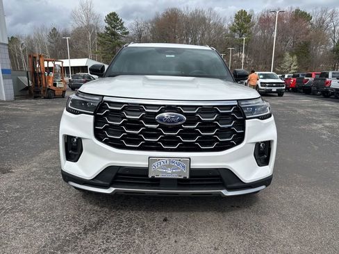 New 2026 Ford Explorer Platinum image 15