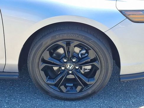 Used 2025 Honda Accord SE image 28