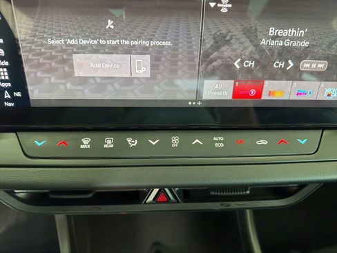 Used 2025 Dodge Charger R/T Scat Pack w/ Track Pack image 40