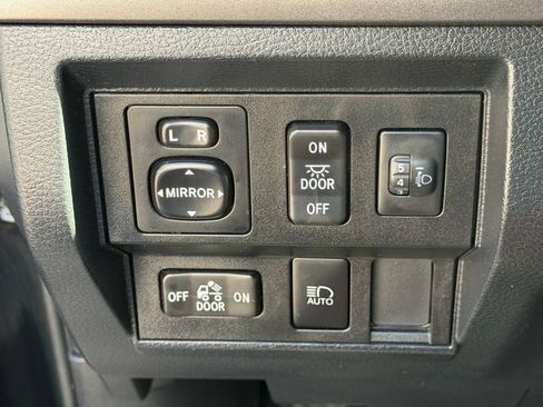 Used 2020 Toyota Tundra SR5 w/ SR5 Upgrade Package RWD image 25