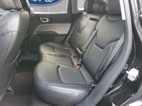 Used 2022 Jeep Compass Limited image 7