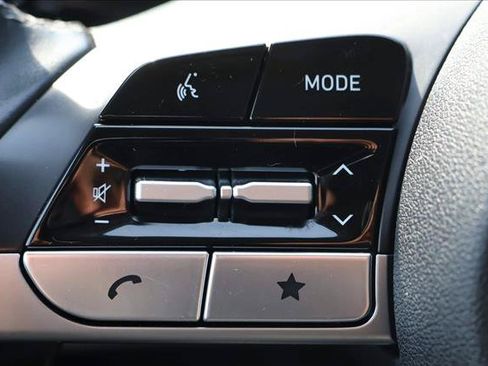 Certified 2024 Hyundai Elantra Limited FWD image 14