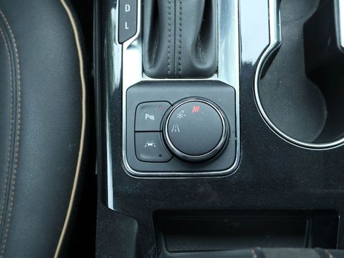 Used 2023 Chevrolet Blazer Premier FWD image 26