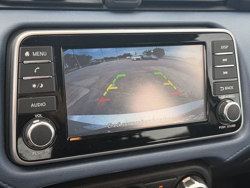 Used 2025 Nissan Versa SV FWD image 18