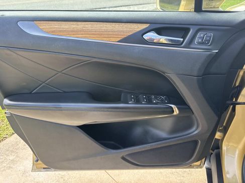 Used 2015 Lincoln MKC FWD w/ Equipment Group 101A Select image 18