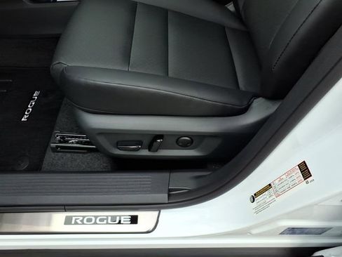 New 2026 Nissan Rogue SV image 7