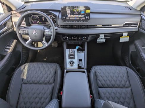 New 2025 Mitsubishi Outlander SEL image 16