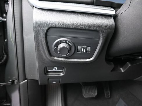 New 2025 Jeep Grand Cherokee Altitude AWD/4WD image 13