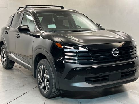 New 2026 Nissan Kicks SV w/ Cold Weather Package FWD image 7