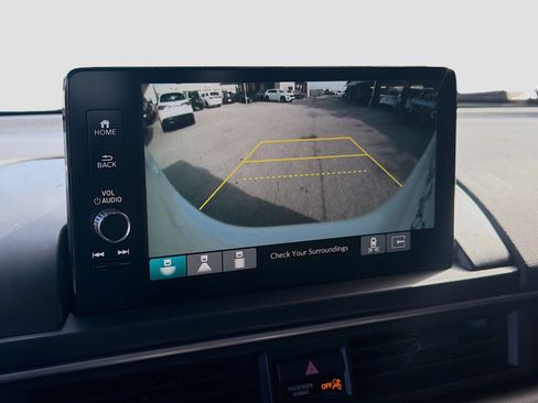 Used 2023 Honda Pilot Touring image 14